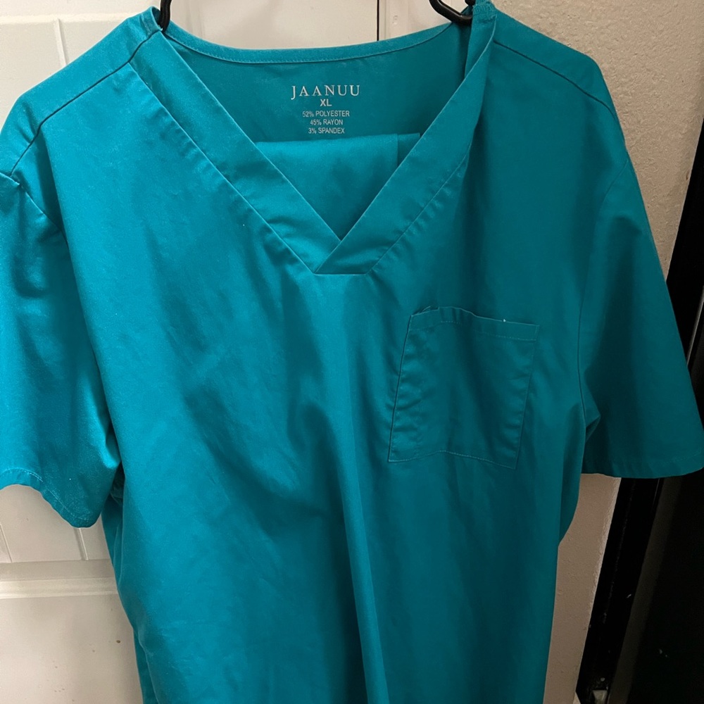 Jaanuu Scrubs, EUC